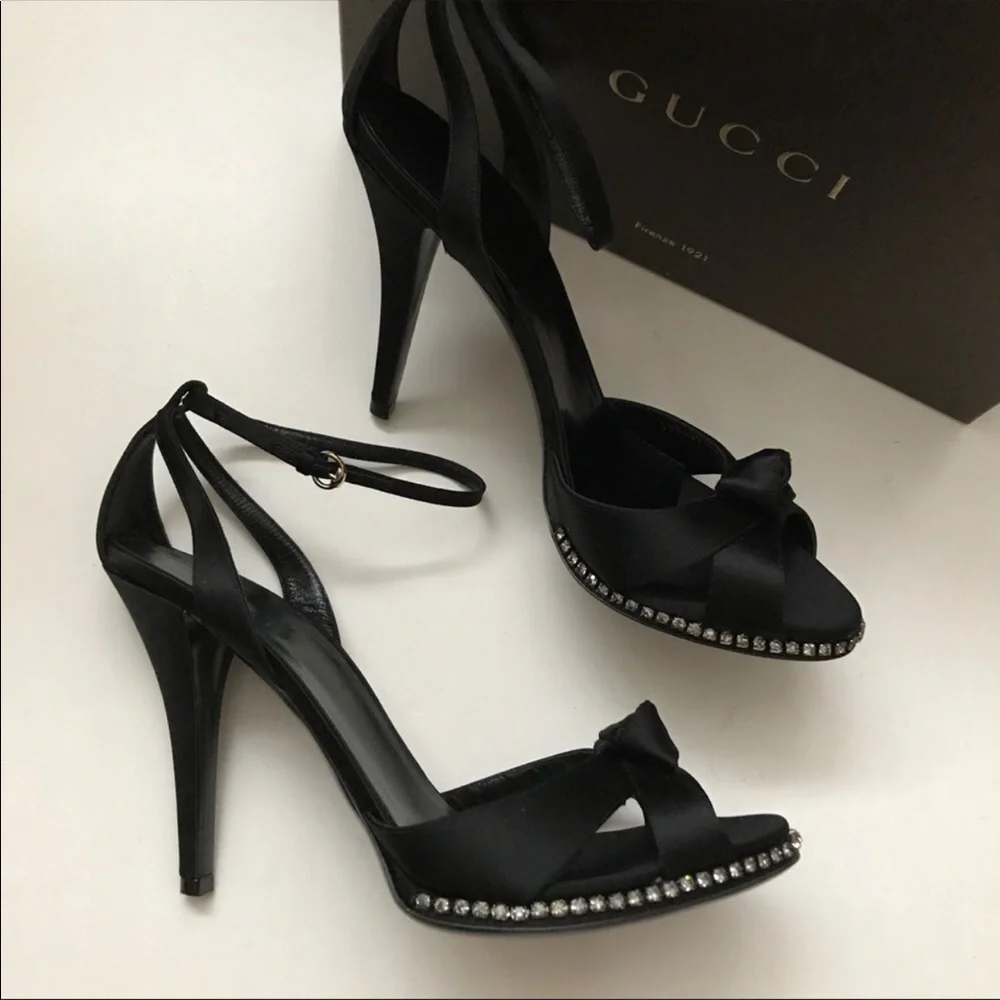 Gucci crystal pumps